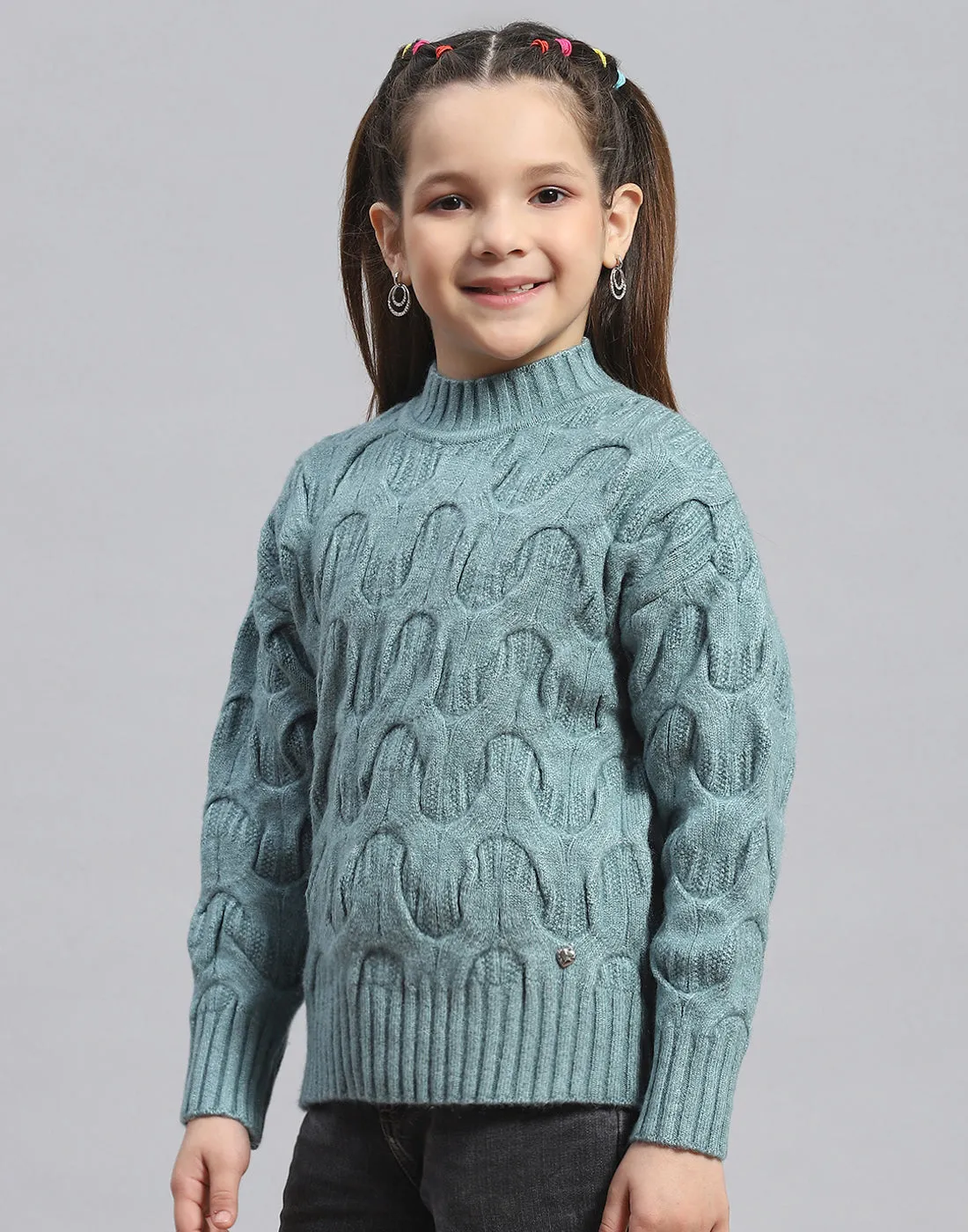 Girls Green Self Design T Neck Full Sleeve Sweater
